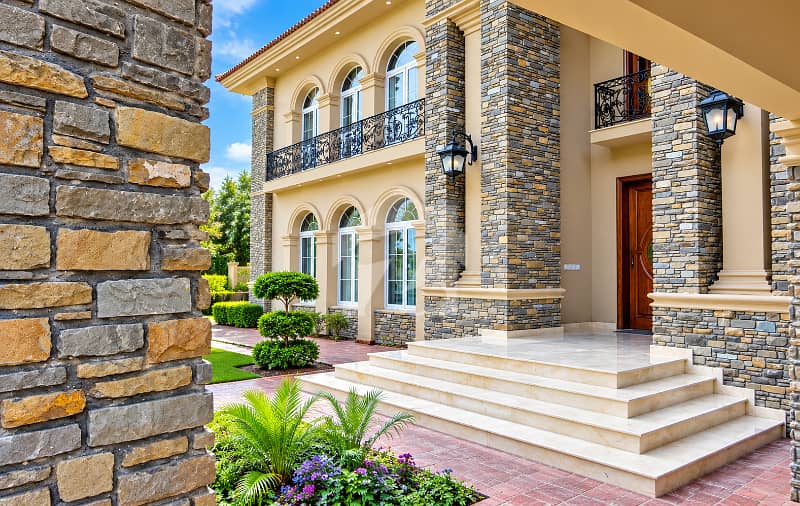Beautiful 1000 SQYD House in Margalla Road Islamabad Beautiful 1000 SQYD House in Margalla Road Islamabad