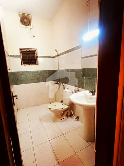 BEAUTIFUL SD HOUSE 3BED NEAT AND Clean Well Maintain NEAR PARK AVAILABLE For SALE In Askari 10
