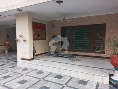 گلبرگ 3 گلبرگ,لاہور میں 7 کمروں کا 2 کنال مکان 7.0 لاکھ میں کرایہ پر دستیاب ہے۔