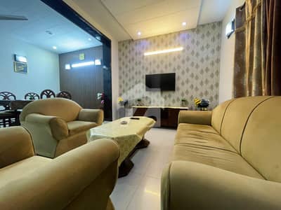 5 MARLA LOWER PORTION FULLY FURNISH GAS AVAILABLE HOT LOCATION! SECTOR C