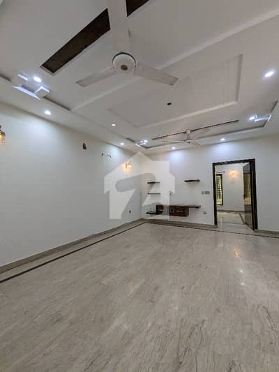 10 Marla Available For Rent