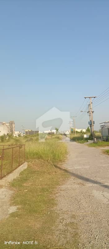 10 Marla ( 30*75 in Block D )Pair Plot For Sale In Awt D-18 Islamabad