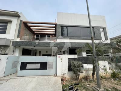 5 MARLA HOUSE AVAILABLE FOR SALE NEAR TO PARK DHA PHASE 3