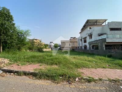 1 Kanal Plot Ready For Construction For Sale In Phase 7.