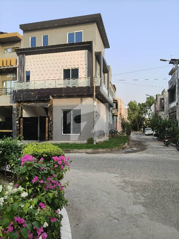 Beautiful Home in Fourseasn Colony Beautiful Home in Fourseasn Colony