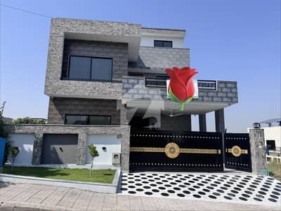 10 Marla Brand New House For Rent