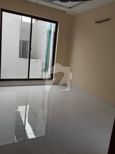 DHA PHASE 3 HOUSE AVAILABLE FOR RENT WITH 2 KITCHENS NEAR TO ALL FACILITIES