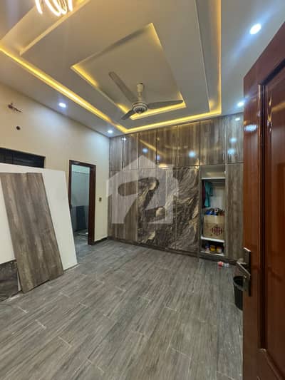الرحمان گارڈن فیز 2 الرحمان گارڈن,لاہور میں 6 کمروں کا 10 مرلہ مکان 4.75 کروڑ میں برائے فروخت۔