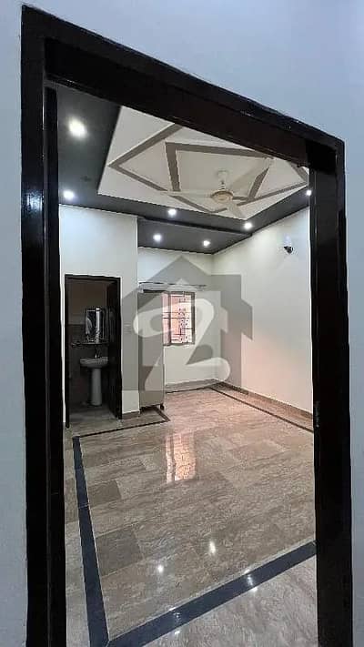 غوث گارڈن - فیز 4 غوث گارڈن,لاہور میں 4 کمروں کا 3 مرلہ مکان 1.1 کروڑ میں برائے فروخت۔