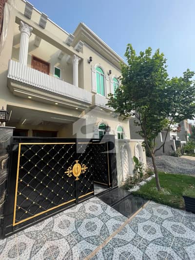 الجلیل گارڈن ۔ بلاک بی الجلیل گارڈن,لاہور میں 3 کمروں کا 3 مرلہ مکان 1.45 کروڑ میں برائے فروخت۔