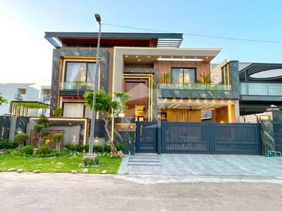 "Islamabad Ki Prime Location Par Aapka Apna Mahal Fully Loaded 1 Kanal Designer House!"