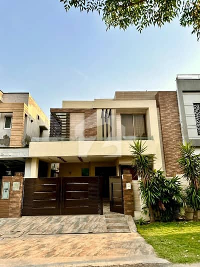 SLIGHTLY USED WELL KEPT PRIME LOCATION BUNGALOW FOR SALE