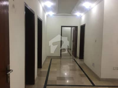 Out Class Location Kanal House Available For Sale