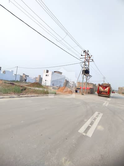 PRIME LOCATION CORNER 133.33 SQUARE YARDS 45 BY 30FT WIDE ROAD RESIDENTIAL CORNER PLOT FOR SALE IN PS CITY PHASE 1
