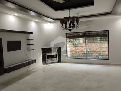 One Kanal beautifull house in dha phase 1