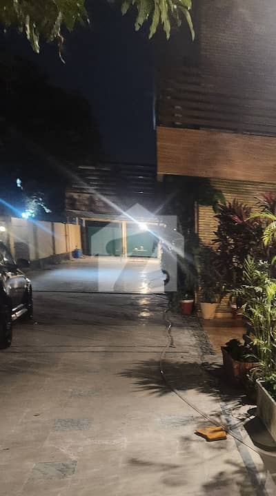 ایف ۔ 6 اسلام آباد میں 4 کمروں کا 1 کنال مکان 32.5 کروڑ میں برائے فروخت۔
