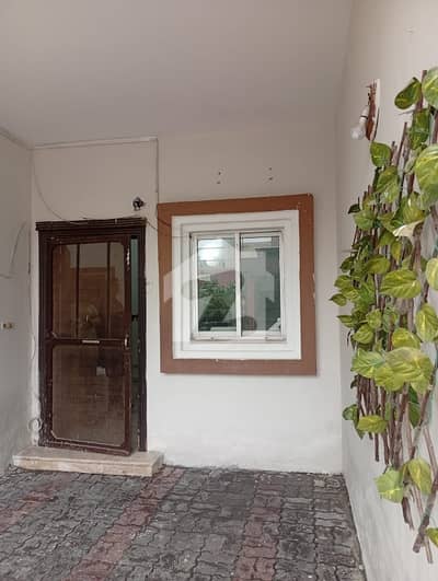 Beautiful 05 Marla House Available For Rent