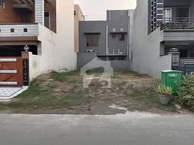 Unoccupied Residential Plot Of 10 Marla Is Available For Sale In Park View City