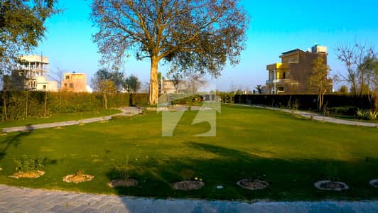 10 Marla top location plot available