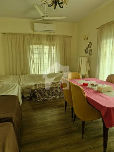 Upper Portion Of 300 Square Yards Available In DHA Phase 4