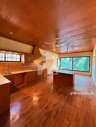 INVESTOR RATE HOUSE FOR SALE SECTOR F10 SIZE 444 SQUARE YARDS TOP LOCATION INVESTOR RATE HOUSE FOR SALE SECTOR F10 SIZE 444 SQUARE YARDS TOP LOCATION