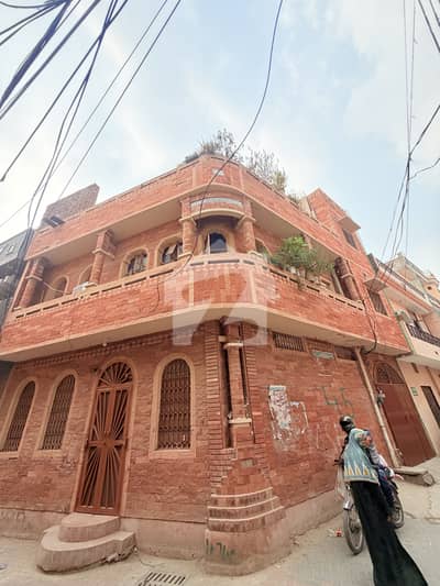 حسن ٹاؤن لاہور میں 4 کمروں کا 4 مرلہ مکان 1.55 کروڑ میں برائے فروخت۔
