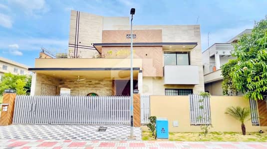 "Islamabad Ki Prime Location Par Aapka Apna Mahal Fully Loaded 1 Kanal Designer House!"