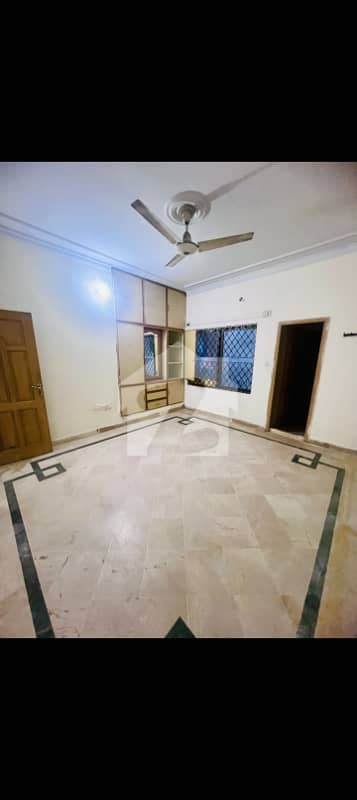 2ndt Floor Portion Available For Rent In E11 4