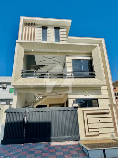 5 Marla House In Mumtaz City Is Available For Rent