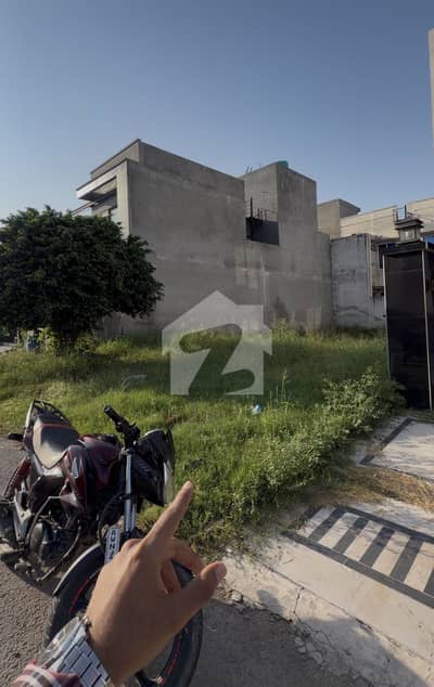10 Marla Plot for Sale G Block | Near Mr. Patlu Farm House