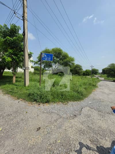 5 Marla Level And Park Face Plot Of Ideal Location For Sale