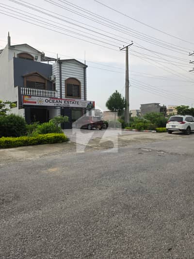 5 Marla level and Park face Plot of ideal location for sale