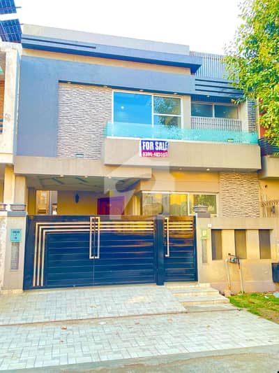 5 MARLA ELEGANT AND FULLY MAINTAINED OLD BUNGALOW IS AVAILABLE IN THE BEST BLOCK OF DHA LAHORE.