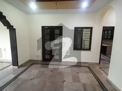 جی ۔ 8/1 جی ۔ 8,اسلام آباد میں 3 کمروں کا 6 مرلہ مکان 5.0 کروڑ میں برائے فروخت۔