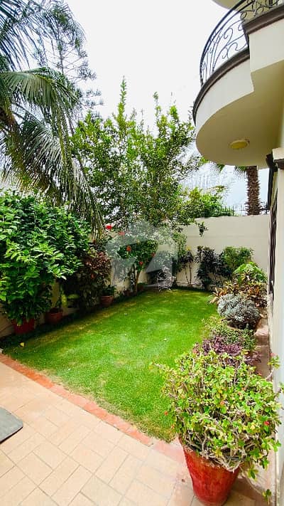 Elegant 500 SQ. Yard upper portion Roomi phase 8