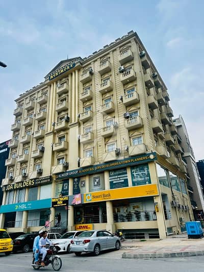 Studio Apartment for Sale in Top city