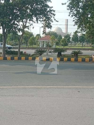ایل ڈی اے ایوینیو لاہور میں 1 کنال رہائشی پلاٹ 2.47 کروڑ میں برائے فروخت۔