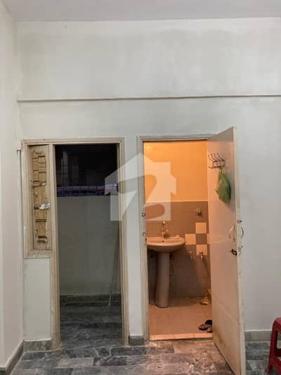گلستانِِ جوہر ۔ بلاک 13 گلستانِ جوہر,کراچی میں 1 مرلہ Studio فلیٹ 45.0 لاکھ میں برائے فروخت۔