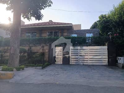 50*90 cda transfer liveable triple story house available in f-10/2 on good location in f-10 sector