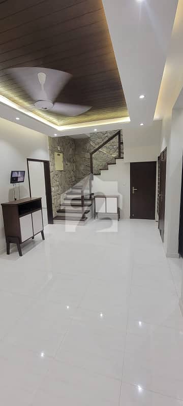 125 Sq Yard West Open + Semi Corner + Road Villa Available For Sale 125 Sq Yard West Open + Semi Corner + Road Villa Available For Sale