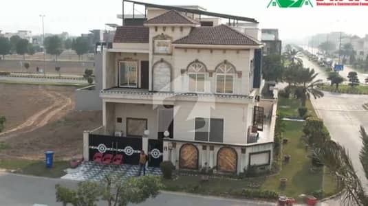 سٹی ہاؤسنگ سمندری روڈ سٹی ہاؤسنگ,فیصل آباد میں 6 کمروں کا 12 مرلہ مکان 3.75 کروڑ میں برائے فروخت۔ سٹی ہاؤسنگ سمندری روڈ سٹی ہاؤسنگ,فیصل آباد میں 6 کمروں کا 12 مرلہ مکان 3.75 کروڑ میں برائے فروخت۔