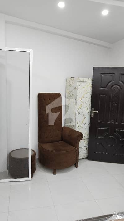 ist floor cornor flat