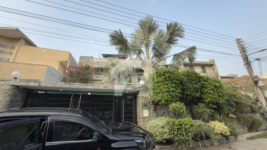 نشیمنِ اقبال لاہور میں 6 کمروں کا 18 مرلہ مکان 2.4 لاکھ میں کرایہ پر دستیاب ہے۔ نشیمنِ اقبال لاہور میں 6 کمروں کا 18 مرلہ مکان 2.4 لاکھ میں کرایہ پر دستیاب ہے۔