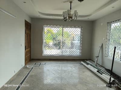 3 Bedrooms & 3 Bathrooms DD TV Lounge Kitchen 3 Bedrooms & 3 Bathrooms DD TV Lounge Kitchen