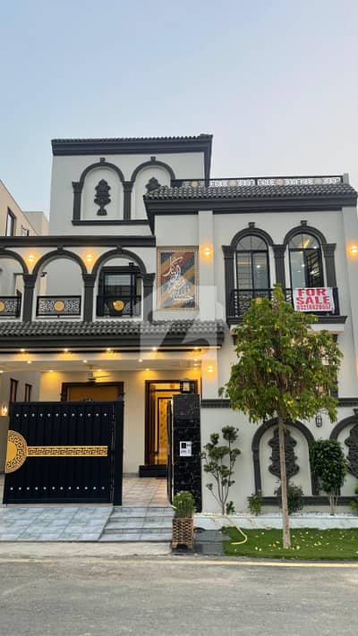 لیک سٹی ۔ سیکٹر ایم ۔ 6 لیک سٹی,رائیونڈ روڈ,لاہور میں 6 کمروں کا 10 مرلہ مکان 6.25 کروڑ میں برائے فروخت۔