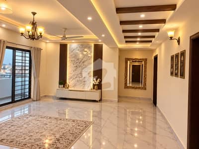10 Marla 3 Bedrooms Ground Parking Flat Available For Sale.