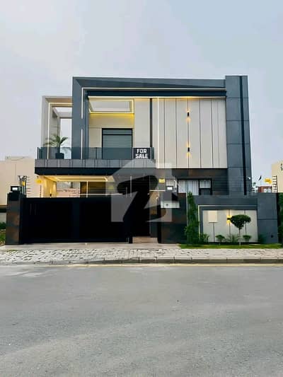 10 Marla Luxury House is Available For Sale in Bahria Town Lahore 10 Marla Luxury House is Available For Sale in Bahria Town Lahore