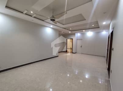 House Spread Over 1244 Square Yards In F-8/2 Available