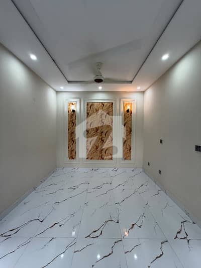 1 KANAL UPPER PORTION FOR RENT IN PCSIR STAFF SOCIETY COLLEGE ROAD