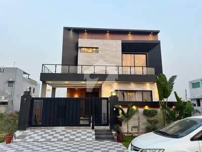 10 Marla Luxury Modern House for Sale | Full Basement | 5 Bedrooms | Ultra-Modern Elevation 10 Marla Luxury Modern House for Sale | Full Basement | 5 Bedrooms | Ultra-Modern Elevation